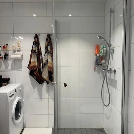 Oceanfront Stay, Large Balcony And Rooftop Access 卑爾根