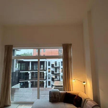 Oceanfront Stay, Large Balcony And Rooftop Access 卑爾根