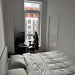 Oceanfront Stay, Large Balcony And Rooftop Access شقة برغن