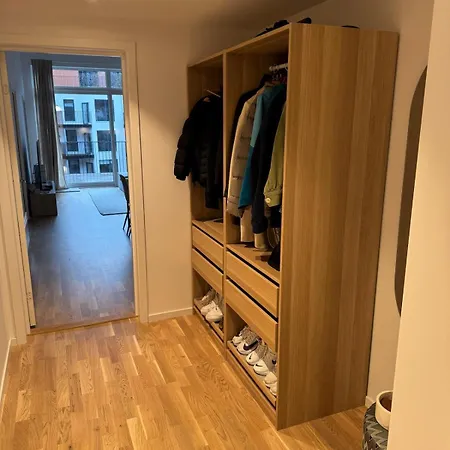 Oceanfront Stay, Large Balcony And Rooftop Access * Bergen