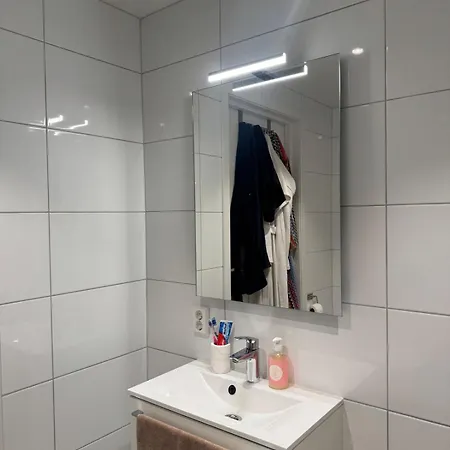 Oceanfront Stay, Large Balcony And Rooftop Access Apartmán Bergen