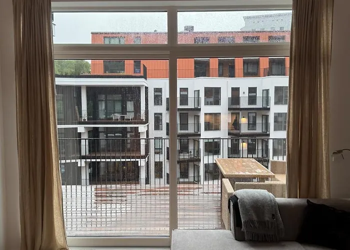 Oceanfront Stay, Large Balcony And Rooftop Access 卑爾根