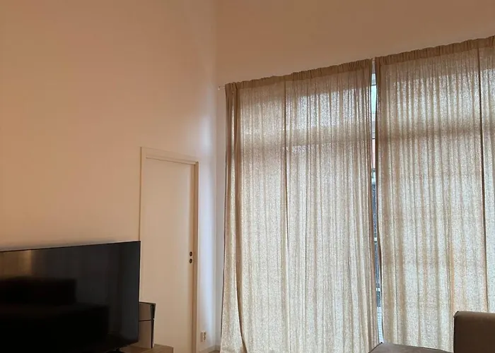 Oceanfront Stay, Large Balcony And Rooftop Access 卑爾根