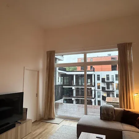 Oceanfront Stay, Large Balcony And Rooftop Access アパート