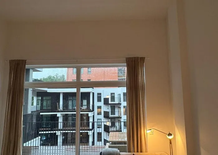 Oceanfront Stay, Large Balcony And Rooftop Access ベルゲン